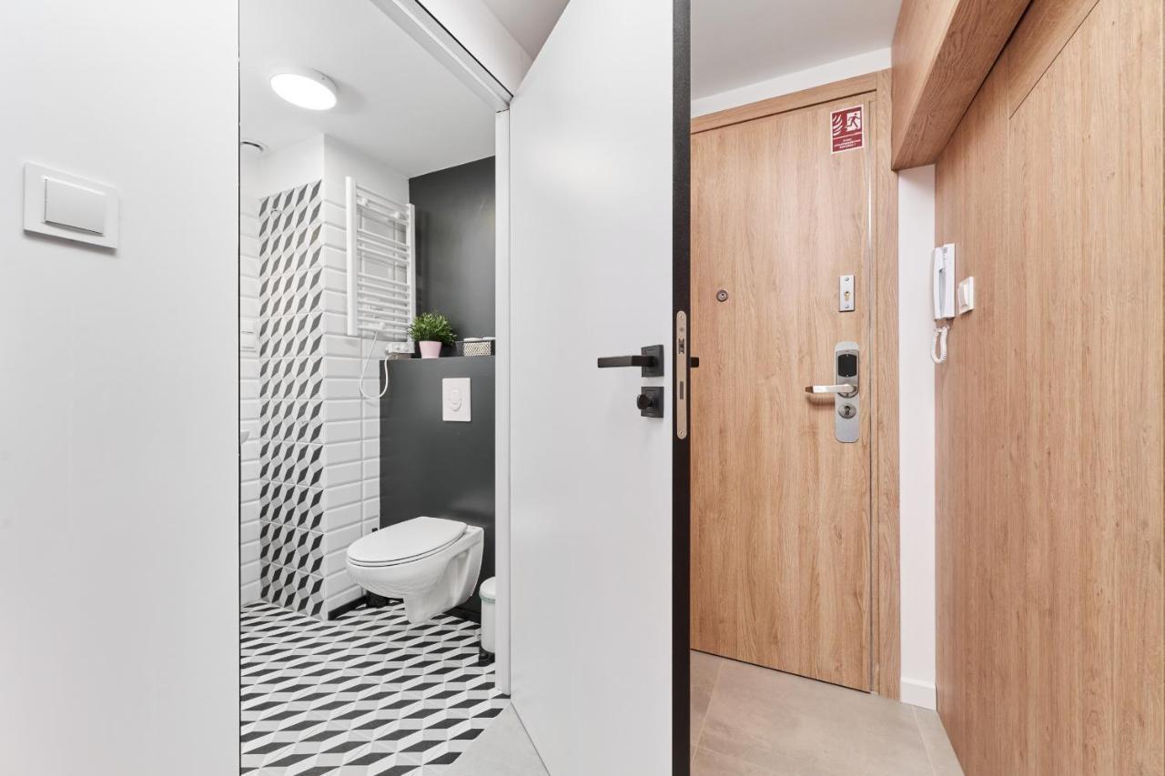 Airport Studio Zarembowicza By Noclegi Renters Вроцлав Екстер'єр фото